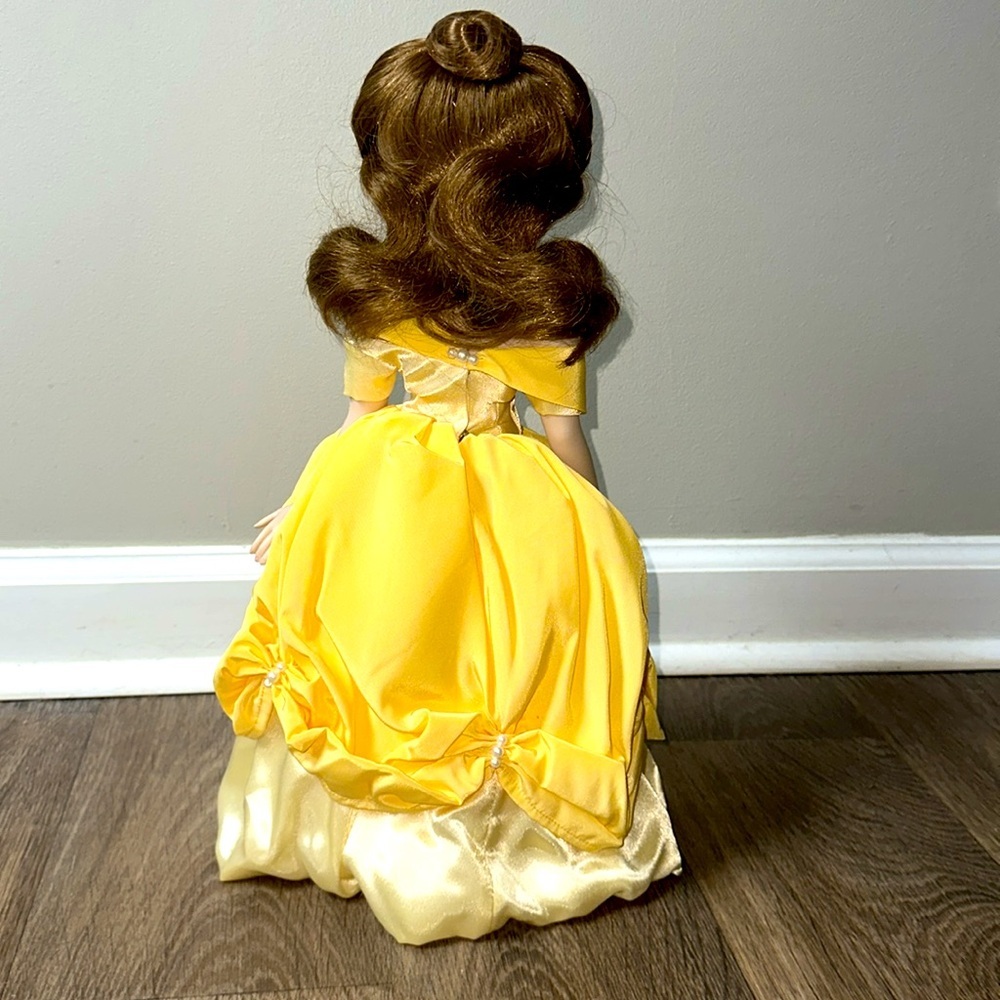 Vintage Disney Store Limited Edition Belle “Beauty & the Beast” Porcelain Doll - Picture 3 of 8